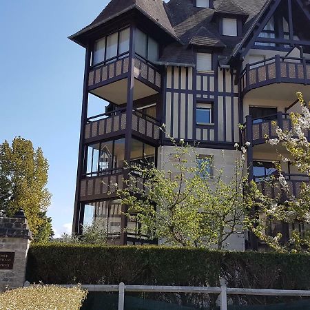 Appartement Residence Le Fairway Deauville Exteriör bild