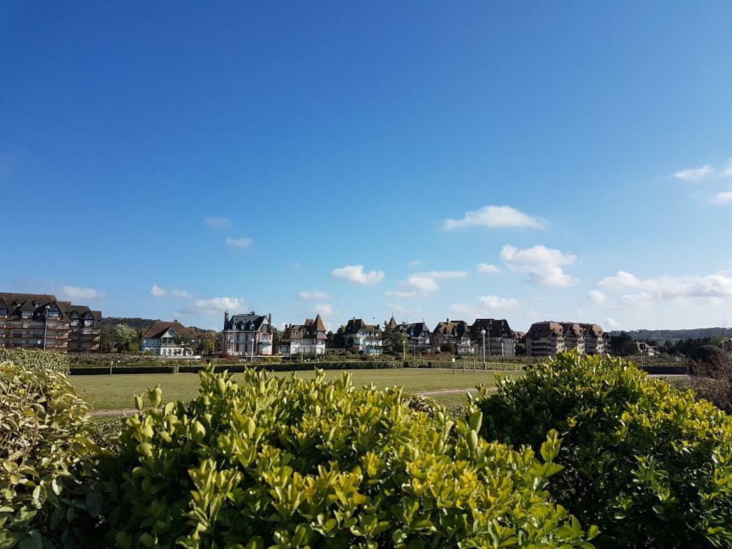 Appartement Residence Le Fairway Deauville Exteriör bild